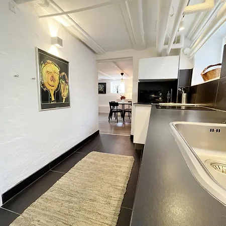 130m2 Lux On The Pedestrian Street *