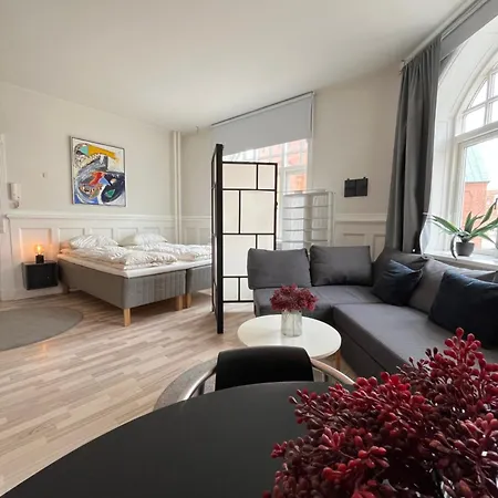 130m2 Lux On The Pedestrian Street Apartmán *