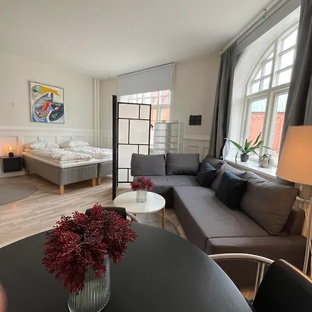 130m2 Lux On The Pedestrian Street *